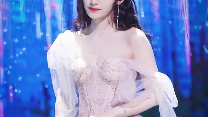 鞠婧祎新剧《万花世界》三个男主终敲定？番位大战提前打响