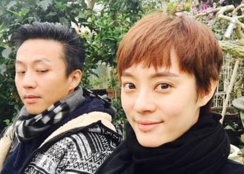 孙俪随手帮宋祖儿拢头发 三秒钟动图全网嗑了三天