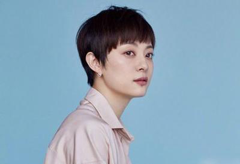 孙俪随手帮宋祖儿拢头发 三秒钟动图全网嗑了三天